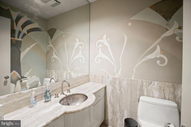 6605 KENHILL RD, Bethesda, MD 20817
