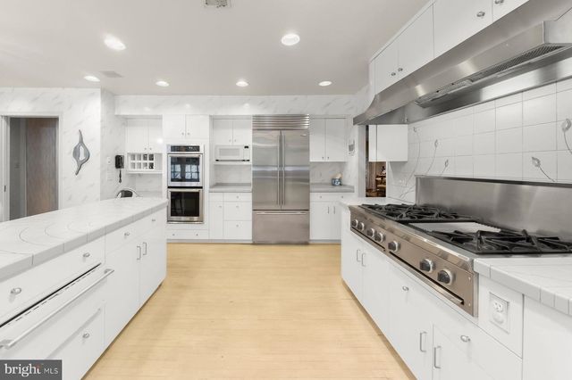 6605 KENHILL RD, Bethesda, MD 20817