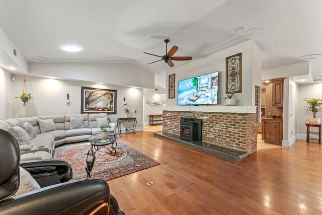 5770 Hoffman Ln, Fair Oaks, CA 95628