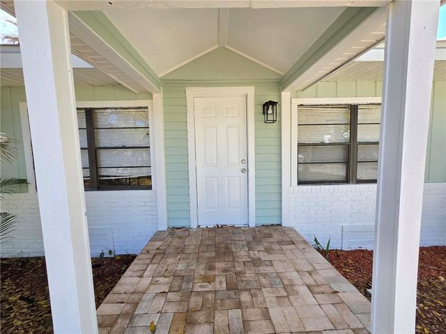 1955 10th Place, Vero Beach, FL 32960