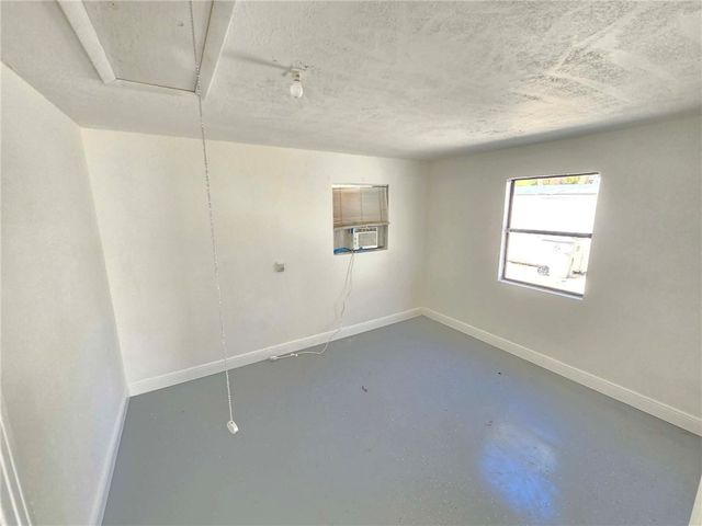 1955 10th Place, Vero Beach, FL 32960