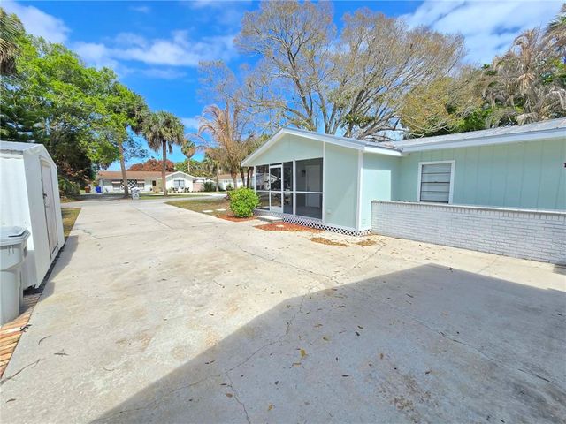 1955 10th Place, Vero Beach, FL 32960