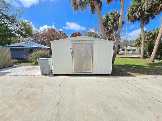 1955 10th Place, Vero Beach, FL 32960