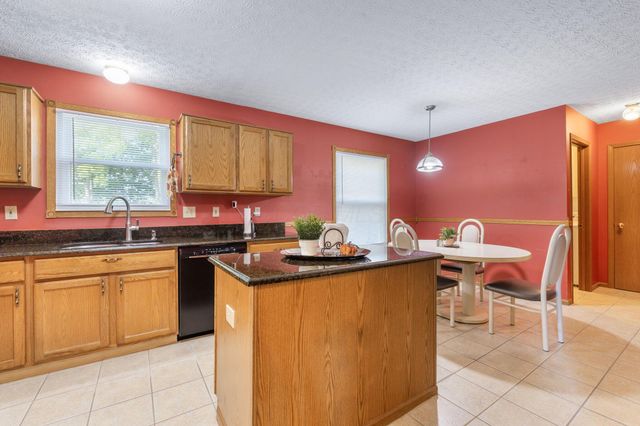 633 Rainbow Drive, Marysville, OH 43040