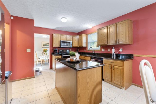 633 Rainbow Drive, Marysville, OH 43040
