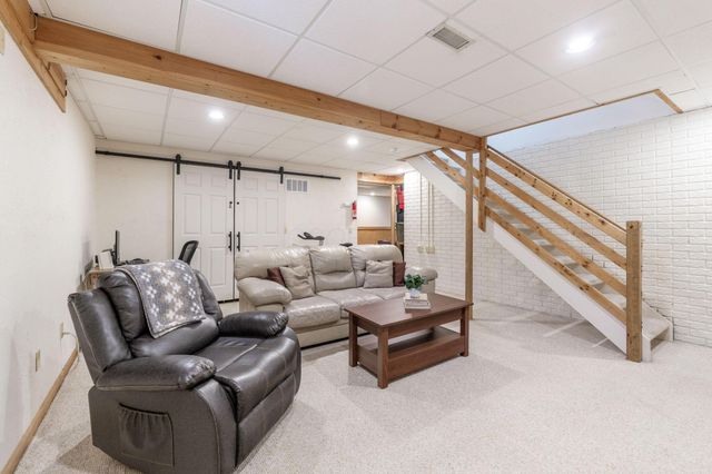 633 Rainbow Drive, Marysville, OH 43040