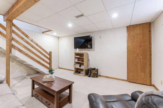 633 Rainbow Drive, Marysville, OH 43040