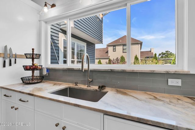 20 Hannah Lee Road, Barnegat, NJ 08005