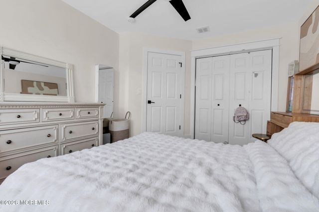20 Hannah Lee Road, Barnegat, NJ 08005