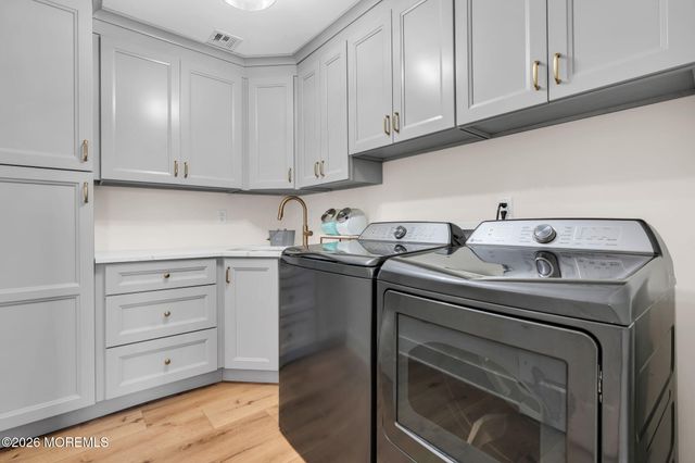 20 Hannah Lee Road, Barnegat, NJ 08005