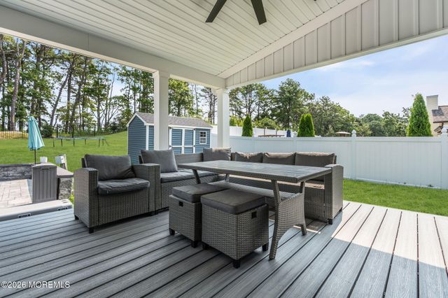 20 Hannah Lee Road, Barnegat, NJ 08005