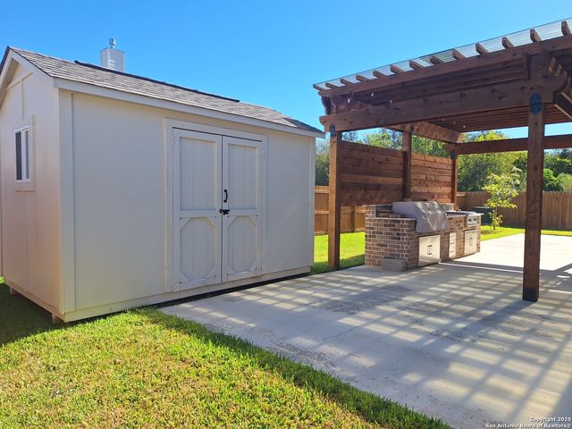 15504 capri, Selma, TX 78154