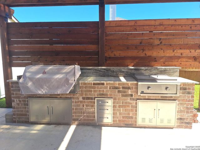 15504 capri, Selma, TX 78154