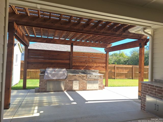 15504 capri, Selma, TX 78154