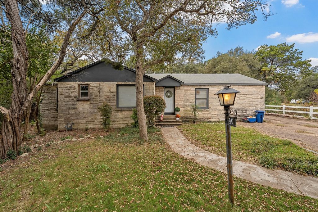 4200 Mockingbird Lane, Waco, TX 76708