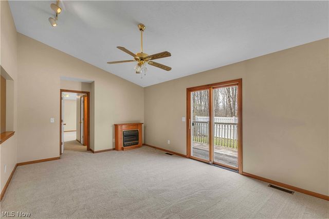 586 Abbe Road, Sheffield Lake, OH 44054