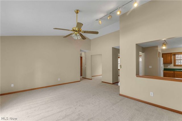 586 Abbe Road, Sheffield Lake, OH 44054