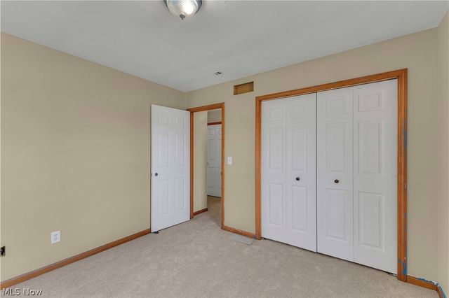 586 Abbe Road, Sheffield Lake, OH 44054