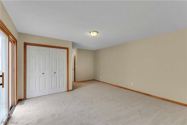 586 Abbe Road, Sheffield Lake, OH 44054