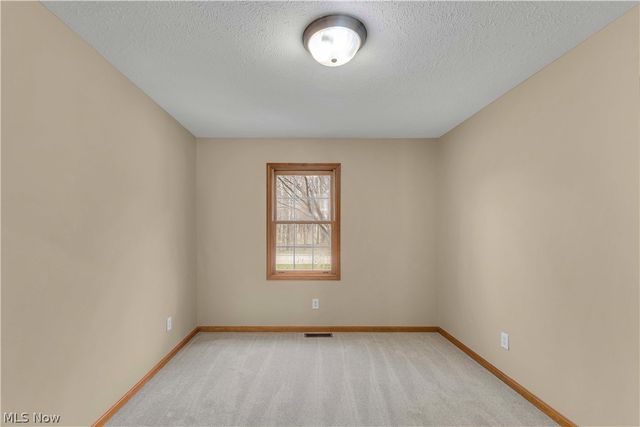 586 Abbe Road, Sheffield Lake, OH 44054