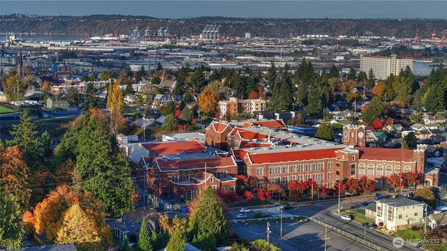 3709 S Park Avenue, Tacoma, WA 98418