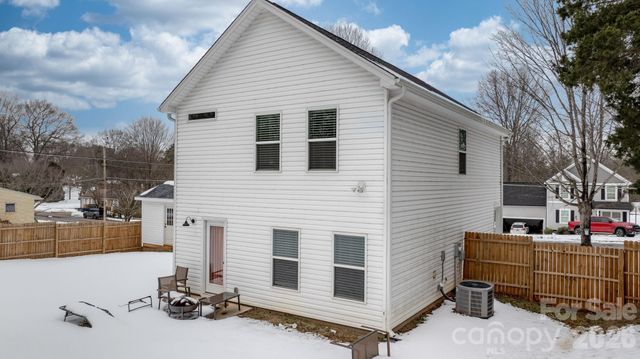 1379 Melviney Street, Statesville, NC 28677