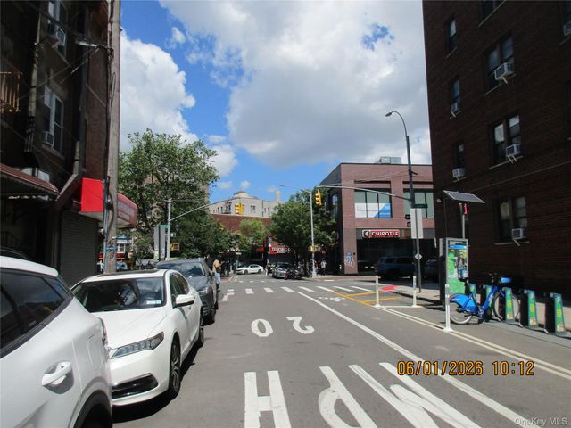 40-05 Ithaca Street 4M, Elmhurst, NY 11373