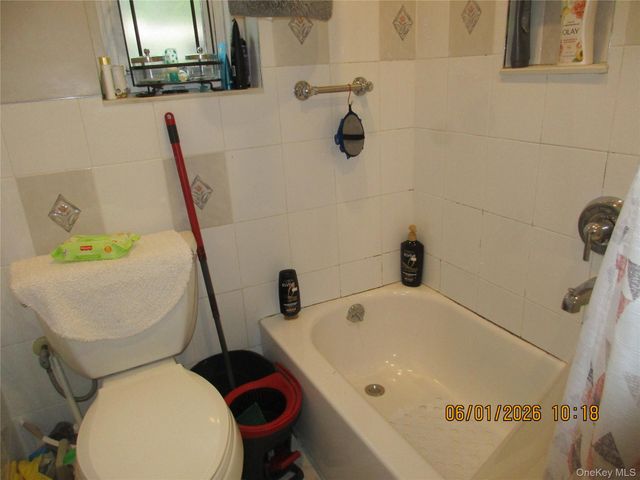 40-05 Ithaca Street 4M, Elmhurst, NY 11373