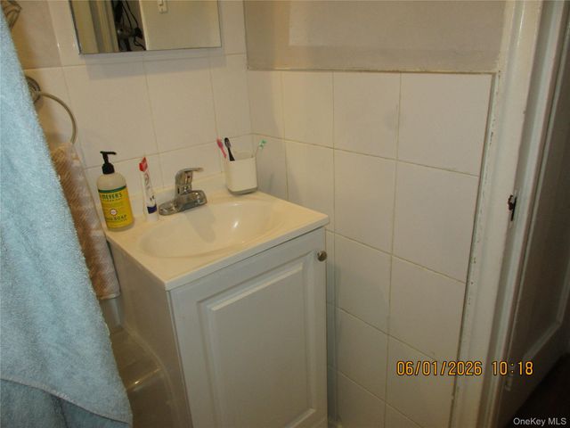 40-05 Ithaca Street 4M, Elmhurst, NY 11373