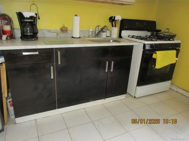 40-05 Ithaca Street 4M, Elmhurst, NY 11373