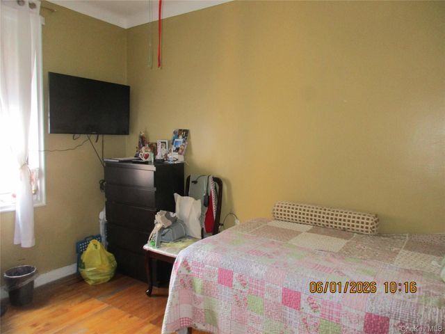 40-05 Ithaca Street 4M, Elmhurst, NY 11373