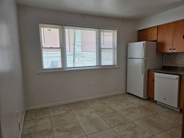 6039 N Artesian Avenue 2, Chicago, IL 60659