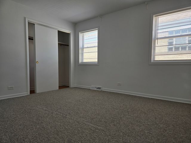 6039 N Artesian Avenue 2, Chicago, IL 60659