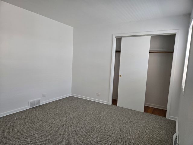 6039 N Artesian Avenue 2, Chicago, IL 60659