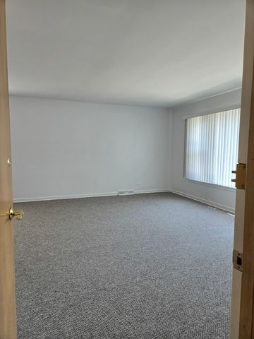 6039 N Artesian Avenue 2, Chicago, IL 60659