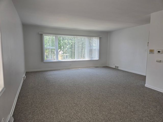 6039 N Artesian Avenue 2, Chicago, IL 60659