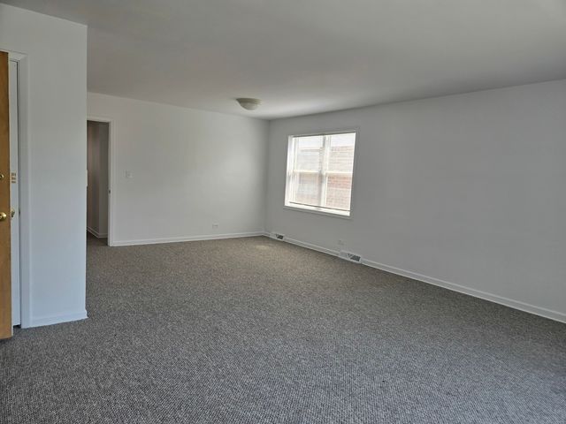 6039 N Artesian Avenue 2, Chicago, IL 60659