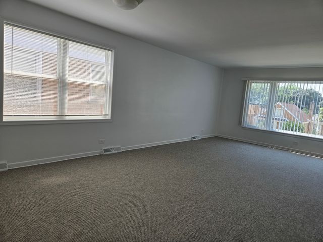 6039 N Artesian Avenue 2, Chicago, IL 60659