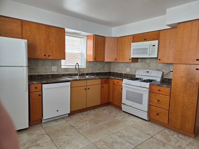 6039 N Artesian Avenue 2, Chicago, IL 60659