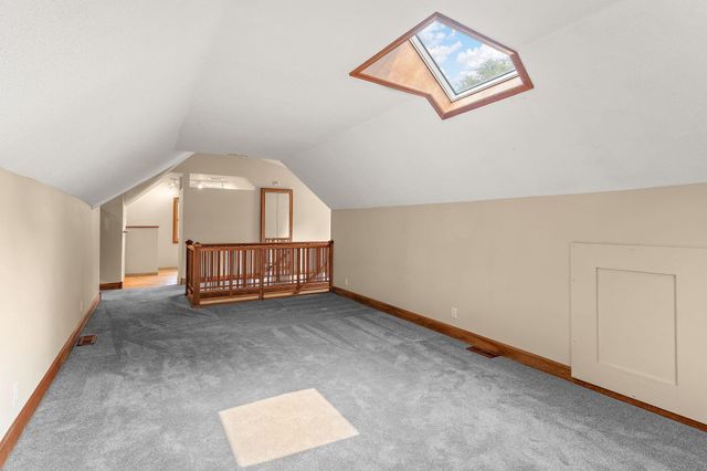 1017 Thomas Avenue S, Minneapolis, MN 55405