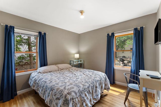 1017 Thomas Avenue S, Minneapolis, MN 55405