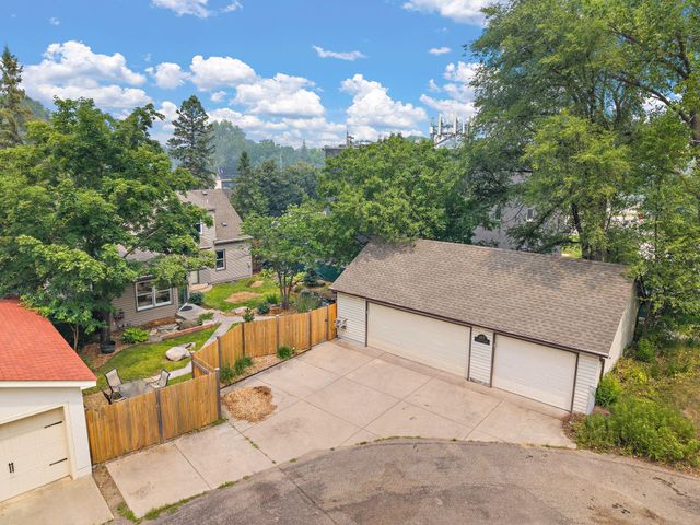 1017 Thomas Avenue S, Minneapolis, MN 55405
