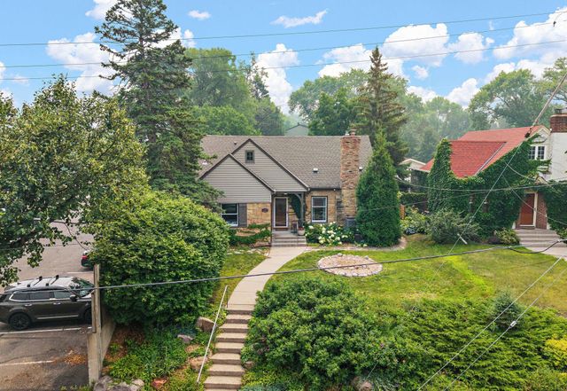 1017 Thomas Avenue S, Minneapolis, MN 55405