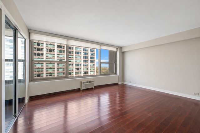 3600 N Lake Shore Drive 1608, Chicago, IL 60613