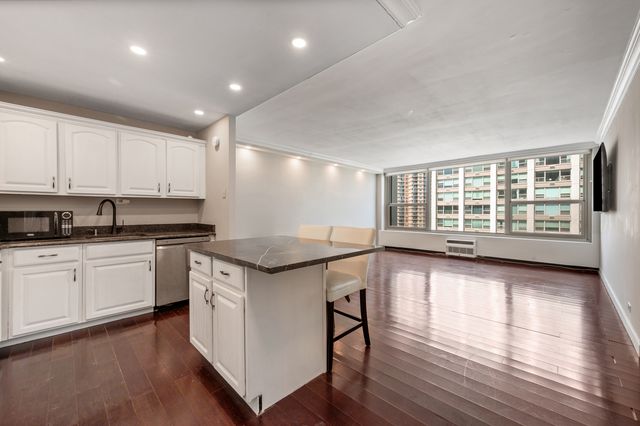 3600 N Lake Shore Drive 1608, Chicago, IL 60613