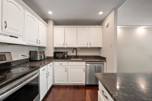 3600 N Lake Shore Drive 1608, Chicago, IL 60613