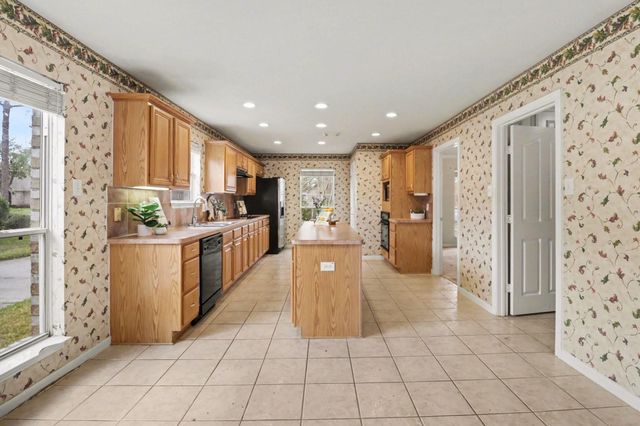 206 Clear Creek Mdws Drive, League City, TX 77573