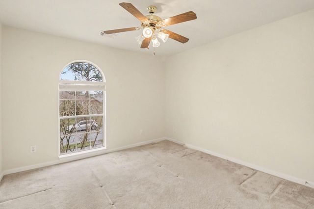 206 Clear Creek Mdws Drive, League City, TX 77573