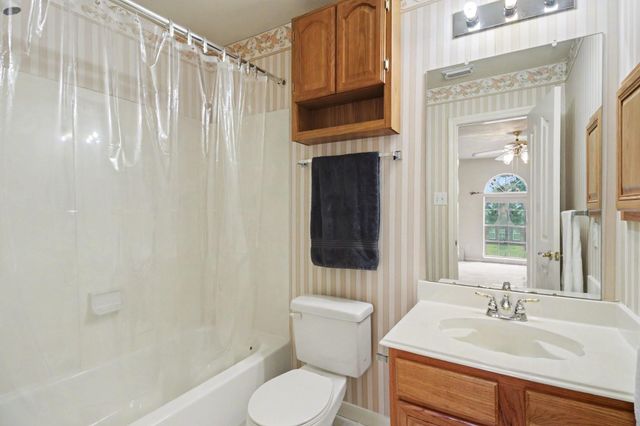 206 Clear Creek Mdws Drive, League City, TX 77573