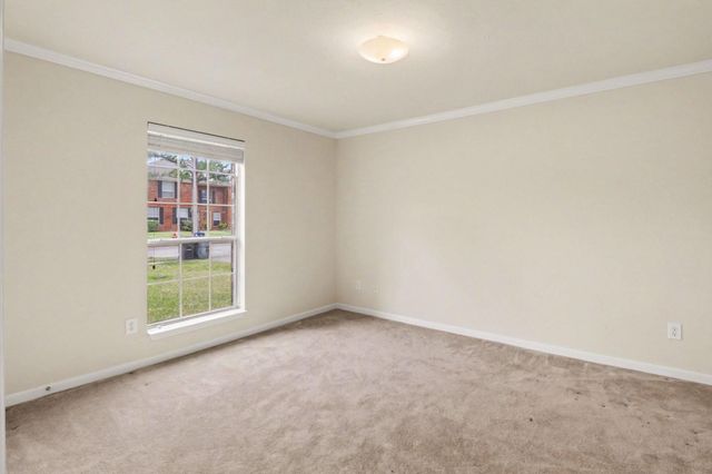 206 Clear Creek Mdws Drive, League City, TX 77573